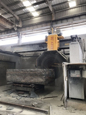 水消費 15m3/h グラニートと大理石のためのブロック切断機 総電力 57/67kw