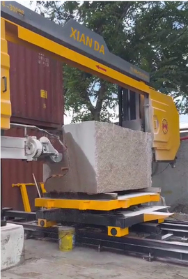 補強されたConcrerteは大理石のダイヤモンド ワイヤーに見た石11.5mmを切ることを用具を使う