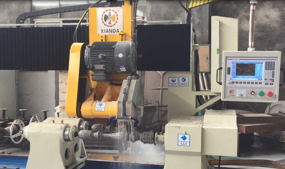 シンプルで実用的な構造を持つCNC 2pcs バラスター切断機