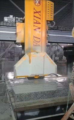 四柱石板切断機