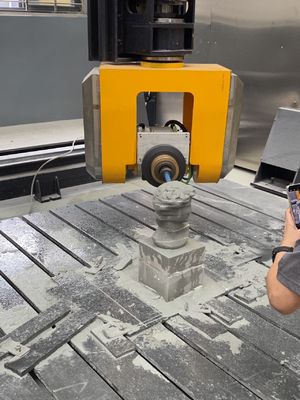 安全システム ブリッジソー切断機 総重量 5100kg 総功率 57/67kw