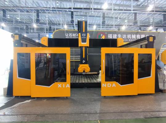 5 軸 CNC ルータ 20 kW BT40 スピンドル 精密石切削のための真の5 軸同時制御とハイブリッドテーブル設計