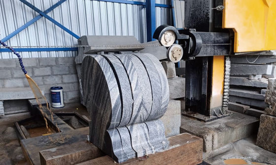 プロファイリングダイヤモンドワイヤーソーマシン（墓石ダイヤモンドワイヤーソーマシン）