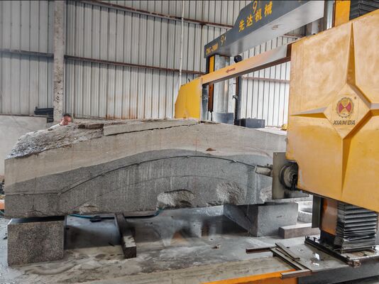 高精度石材切断用CNC/PLC制御付き、最大加工サイズ3500*3500*2200mmのガントリー移動式ヘビーデューティダイヤモンドワイヤーソーマシン