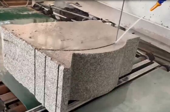 曲線縁石用CNCワイヤーソーマシン