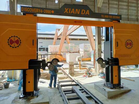 4 軸 CNC ダイヤモンド ワイヤー ソー 機械 360° サーボ ローータリー テーブル,16 表面 スライドウェイ,および 28 ローリング ホイール リフト マルブル & グランイト