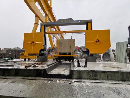 PLC制御 ダイアモンドワイヤーソーマシン 3000×3000×1500mm マルブルとグランイトブロックを分割する同期スクリュードライブ