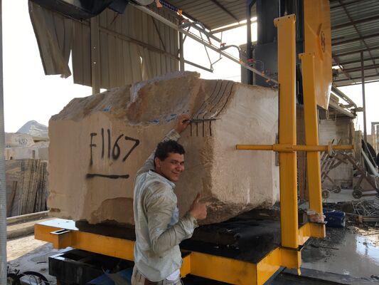 PLC制御 ダイアモンドワイヤーソーマシン 3000×3000×1500mm マルブルとグランイトブロックを分割する同期スクリュードライブ