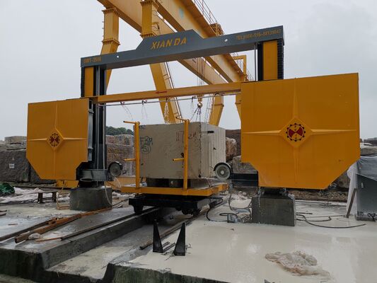 PLC制御 ダイアモンドワイヤーソーマシン 3000×3000×1500mm マルブルとグランイトブロックを分割する同期スクリュードライブ