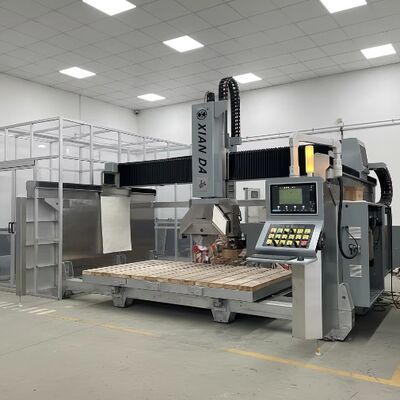 イタリアのDDXシステム,900mmのサーブブレードと ±0.1mmの切断精度を持つ5軸ブリッジストーンカッター