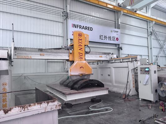 高速4コラムの中間ブロック切断機 精密切断のための総電力29/37kw