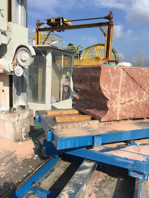 5 軸 CNC ダイヤモンドワイヤーソーマシン 2600 × 3000 × 1500 mm 処理サイズとグランイトと大理石の切断