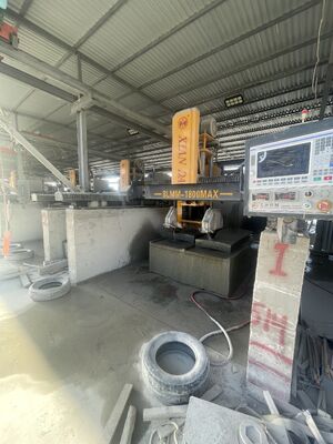最大3500mm加工長、CE ISO9001認証取得の3軸CNCシステム搭載CNCブリッジ型直線切断・フライス盤