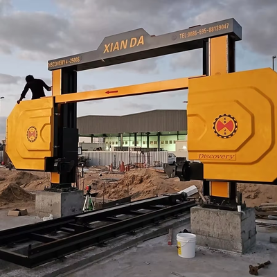 ディスカバリー-4 4 軸 CNC ダイヤモンドワイヤー ソーマシン 15KW 永久磁石モーター 2000*2300*1500mm 石切削