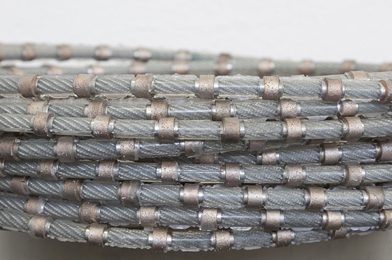 石8.8mmのダイヤモンド ワイヤー切断ロープのプラスチック補強の切断