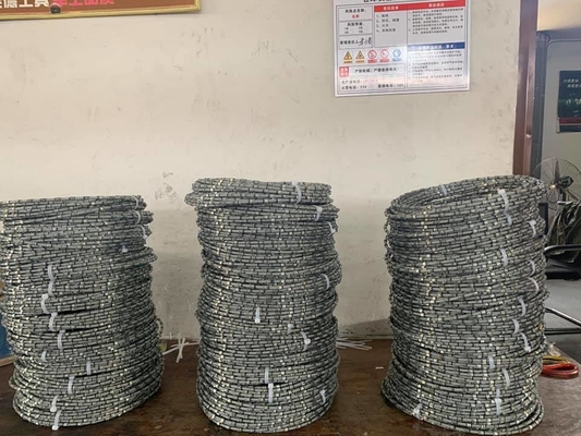 石8.8mmのダイヤモンド ワイヤー切断ロープのプラスチック補強の切断