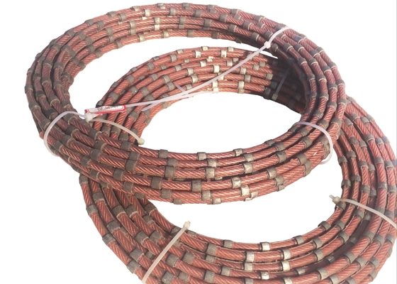 切断の石8.8mmのダイヤモンド ワイヤー切断は大理石の側面図を描く20-30m/sをロープをかける