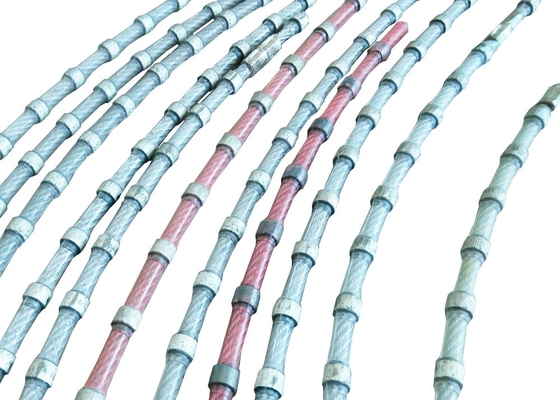 切断の石8.8mmのダイヤモンド ワイヤー切断は大理石の側面図を描く20-30m/sをロープをかける